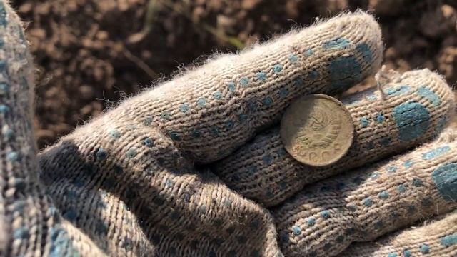 Бездонный фундамент. Шурф фундамента. Коп монет. В поисках старины. смотреть онлайн