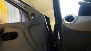 Замена ограничителя двери на Рено Логан ( Renault Logan Black Line )