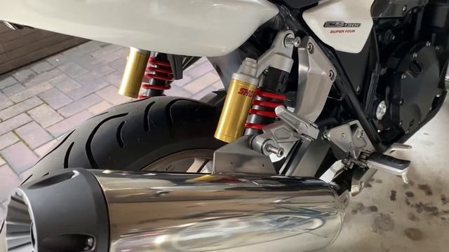 HONDA CB1300 SUPER FOUR（2014年式）のエンジン音と排気音 смотреть онлайн