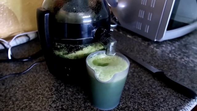 SIMPLE HEALTHY GREEN JUICE /Best Philips Juicer/ смотреть онлайн
