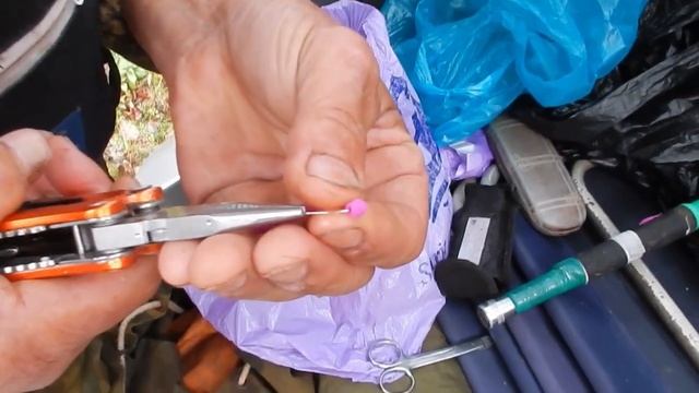 Как одеть швабру на крючок. Почему надо шуметь на рыбалке. смотреть онлайн