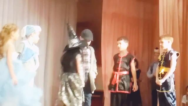 Сказка о строптивой королеве, которая поняла свою ошибку и стала доброй и покладистой) смотреть онлайн