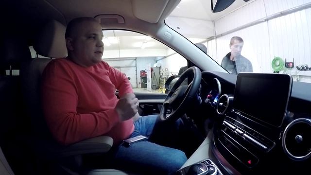 Mercedes V-Klasse: мультимедийно прокачанный дом на колесах смотреть онлайн