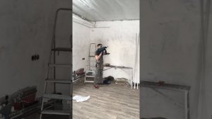 Пластиковый багет и гвоздезабивной пистолет toua !