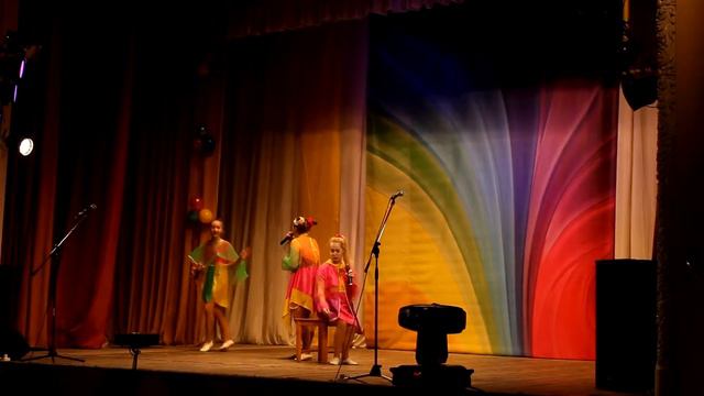 Каприз - "Жетон"; Каламбур - "Девичья дружба"; Елена Соболева - "За вас, мужчины!" смотреть онлайн