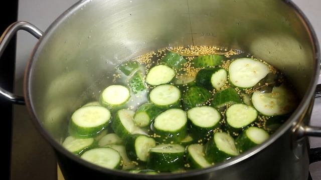 Маринованные огурцы по-фински. Без стерилизации. Готовлю и всегда мало! смотреть онлайн