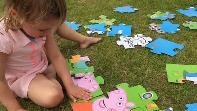 Peppa Pig Puzzle & Colour Toys R Us | Peppa Pig Jumbo Jigsaw Puzzle Toy Review and Unboxing смотреть онлайн