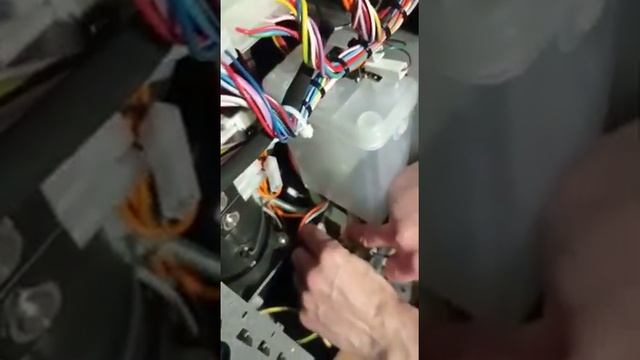 Показываем как подключить помпу к кофемашине смотреть онлайн