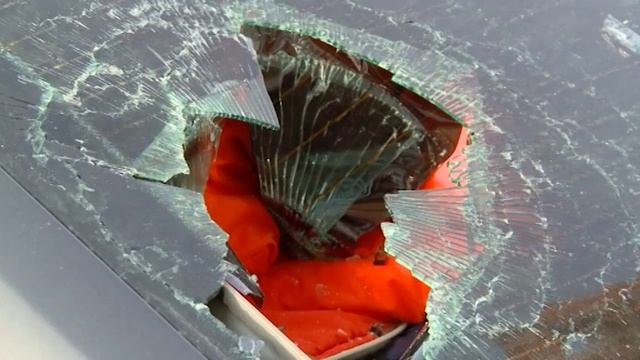 Как преодолеть Макаровский мост, чтобы тебе не разбили стекло кулаком?!