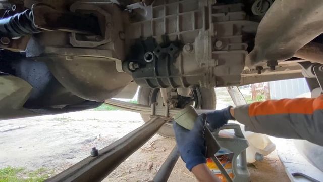 Замена масла в КПП и редукторе ГАЗЕЛЬ БИЗНЕС смотреть онлайн