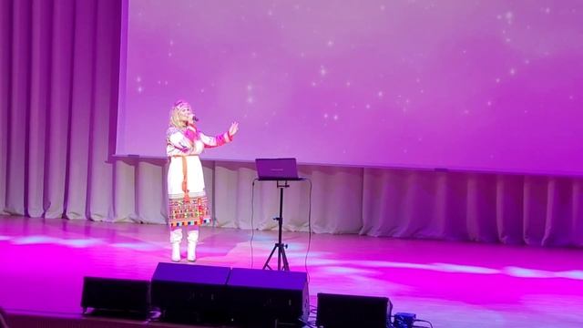 Мария Сараева - "Первый поцелуй". Слова П.Алешиной, перевод Галины Будко, музыка Ивана Сургаева смотреть онлайн