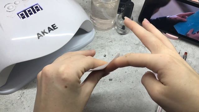 делаю ногти сама себе💅🏻||коррекция ногтей смотреть онлайн