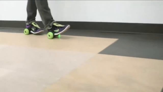 Обувь на колесиках Обувные накладки ролики Обзор на товар смотреть онлайн