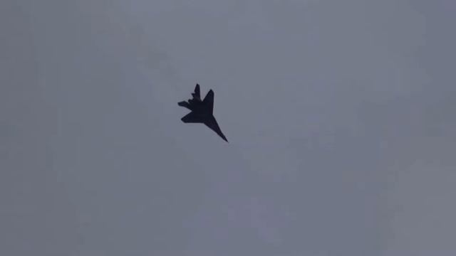 МиГ-29 на предельно низкой высоте. смотреть онлайн