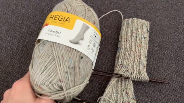 Вязальный влог: идеальный кардиган • Твидовые носки из 6-нитки • Вязальный подарок ? смотреть онлайн