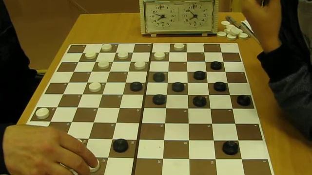 8. Центр у черных. Прорыв в дамки. На чемпионате города по международным шашкам. смотреть онлайн