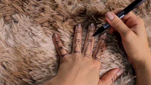 SKELETON HAND TUTORIAL ll como fazer desenho de caveira na mão смотреть онлайн