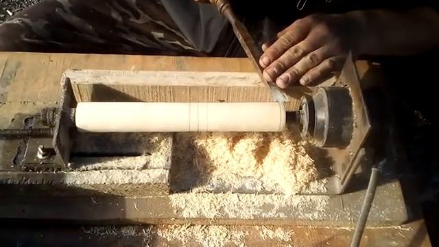 Самодельный мини дерево обрабатывающий станок. смотреть онлайн