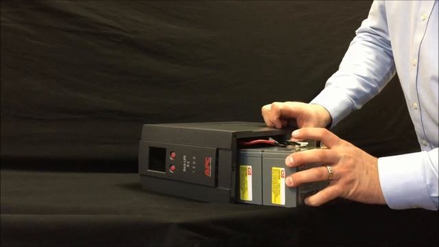 Replacing Battery on Back-UPS XS & RS LCD Series | Schneider Electric Support смотреть онлайн