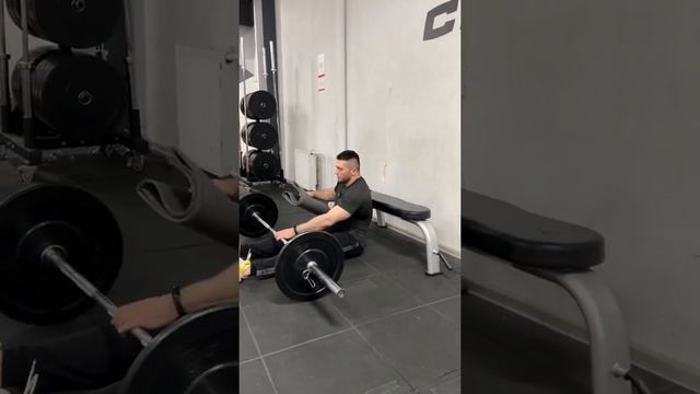 Ягодичный мостик со штангой. Как делать самостоятельно? смотреть онлайн