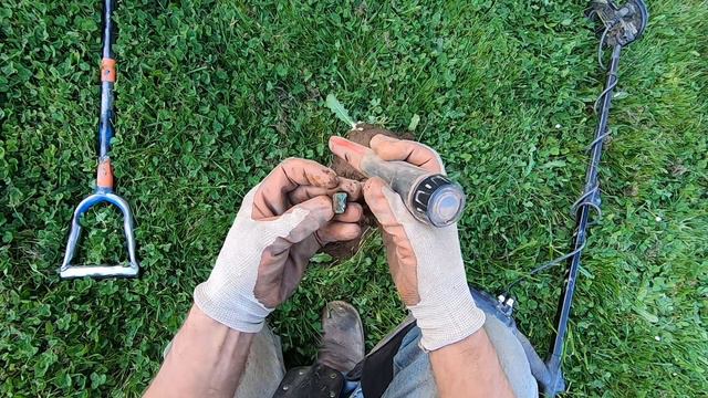 LIVE DIG ACTION!! Nokta Legend 6" coil spanking coins at permission. смотреть онлайн