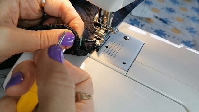 Как сделать одинаковыми углы клапана. Как шить по синтепону ровную строчку. смотреть онлайн