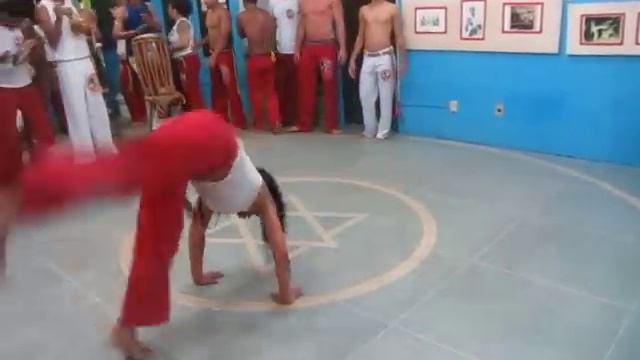 Solo roda Capoeira Regional. Associacao de capoeira Mestre Bimba. смотреть онлайн