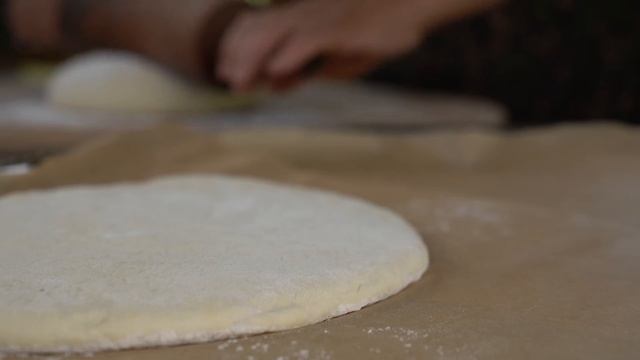 Rustic Kaak Bread | Wood Oven Baking at its Finest смотреть онлайн
