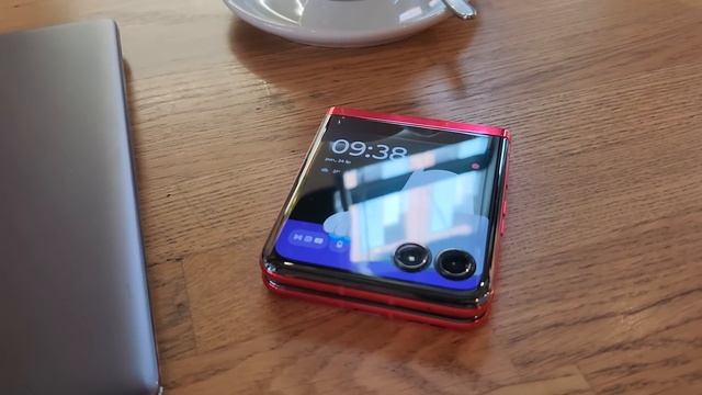 Tej klapki NIE trzeba otwierać!... Motorola RAZR 40 Ultra - Krótka Mobzilla, odc. 130 смотреть онлайн