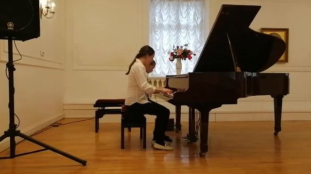 Зайченко Ульяна, Римма Лукина "Гордый лебедь" Ж. Металлиди смотреть онлайн