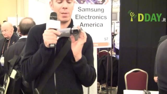 Samsung HMX-Q10 - la videocamera per mancini смотреть онлайн