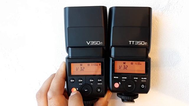 Godox TT350 vs V350 смотреть онлайн