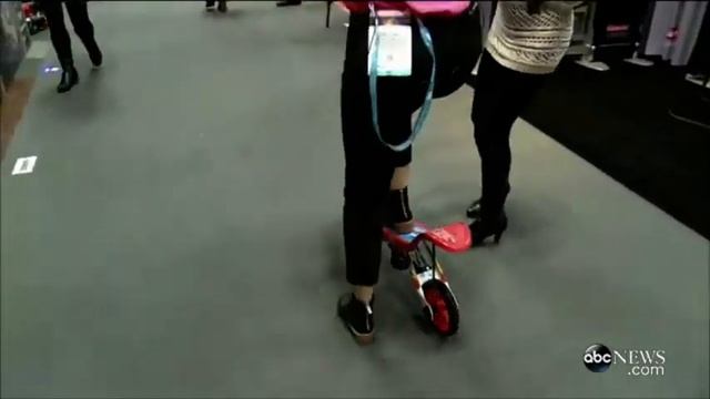 Space Scooter┬« at the 2016 NY Toy Fair SD смотреть онлайн