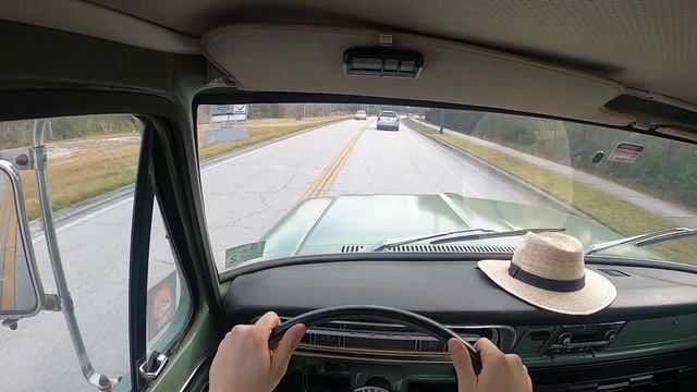 POV Drive of a 1970 Ford F100 (360 V8, 3-speed automatic) смотреть онлайн