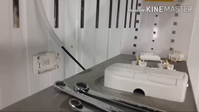 Постройка малярки в гараже. Монтаж светильников и эл. проводки смотреть онлайн