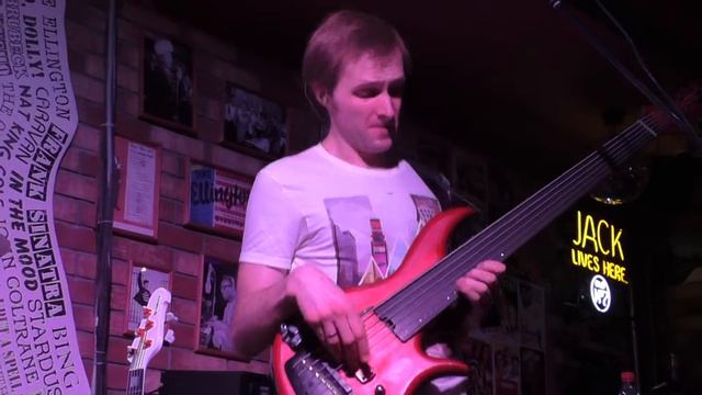 Алексей Заволокин и Bass History - Pop Virgil (Stanley Clarke) @ Hidden bar 25.03.2015 смотреть онлайн