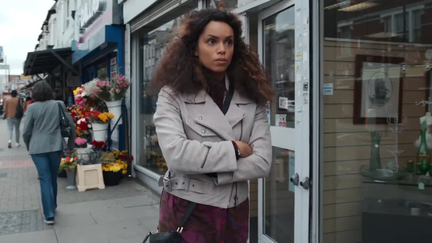 Под подозрением (1 сезон) — Русский трейлер (2022) смотреть онлайн