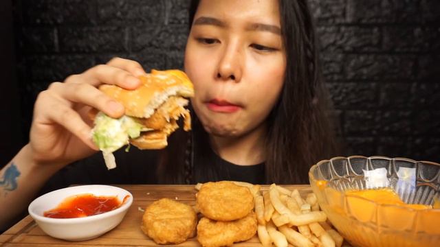 ASMR All-Time Favorite McDonald's (McSpicy Burger, McNuggets, McFlurry, & MORE) | Eating Sounds смотреть онлайн