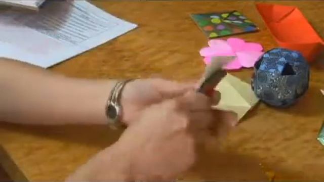 Assembling an Origami 5-Pointed Star смотреть онлайн