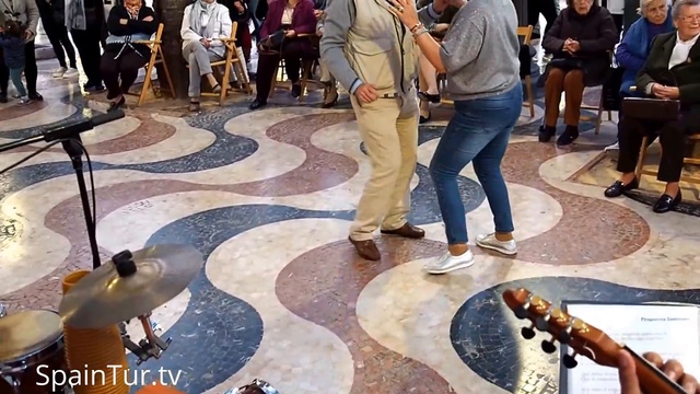 Выходной в Аликанте, Испания, вечер и танцы, весна в Alicante, видео от Spaintur.tv
