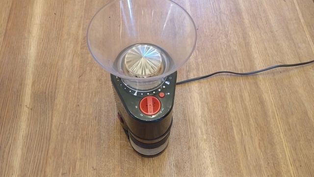Eureka Mignon Oro Single dose vs my old Bodum Cafe Bistro grinder смотреть онлайн