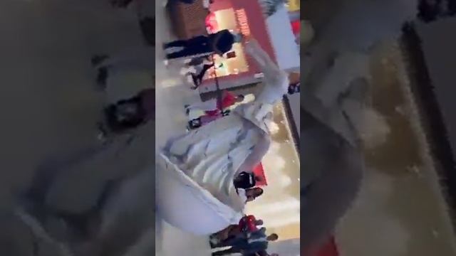 Девушка красиво танцует от Востока до Запада смотреть онлайн