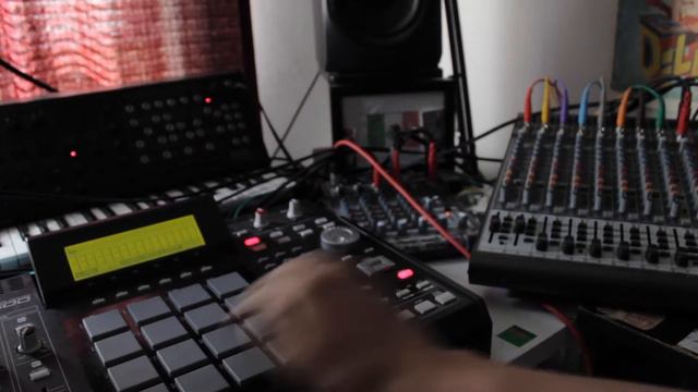 HOW I SETUP AUDIO MIXER WITH MPC 2500 USING THE 8 OUTS смотреть онлайн