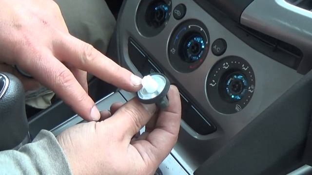 КАК ЛЕГКО СНЯТЬ РУЧКИ С ПЕЧКИ НА ФОРД ФОКУС 3! смотреть онлайн