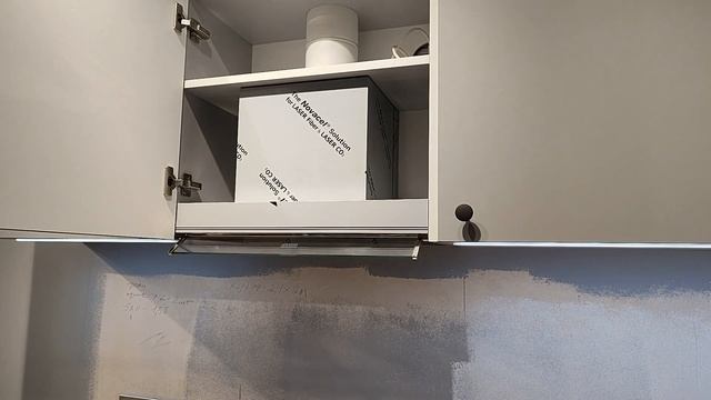 КУХНЯ ДО ПОТОЛКА. ОБЗОР ГОТОВОЙ РАБОТЫ. КУХНЯ С АКРИЛОВЫМИ ФАСАДАМИ смотреть онлайн