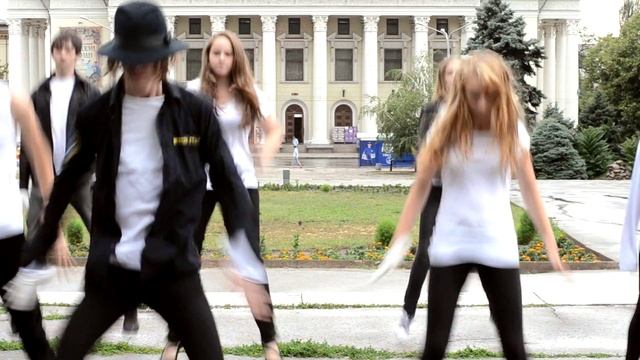 Танцевальный флешмоб памяти Майкла Джексона смотреть онлайн
