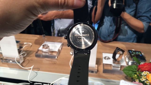 ASUS Event Zenwatch 3 und Transformer 3 Books - IFA 2016 смотреть онлайн