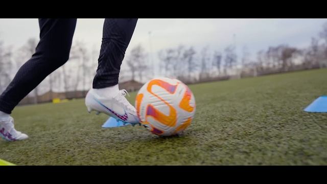 PHANTOM GX vs MERCURIAL - watch before you buy! смотреть онлайн