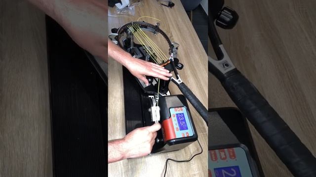 Comment corder avec la machine MT-300 смотреть онлайн