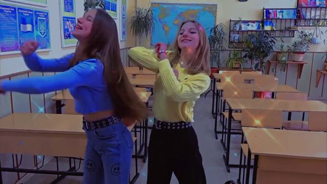 Дарина и Лера:)